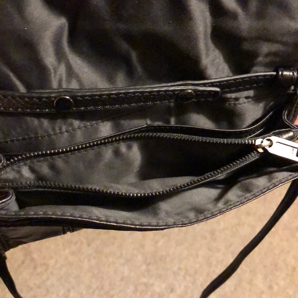 Juicy Couture Leather Crossbody Wallet - Picture 4 of 5